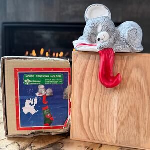 1987 Vintage Mouse Stocking Holder, House of Lloyd Christmas Around the World